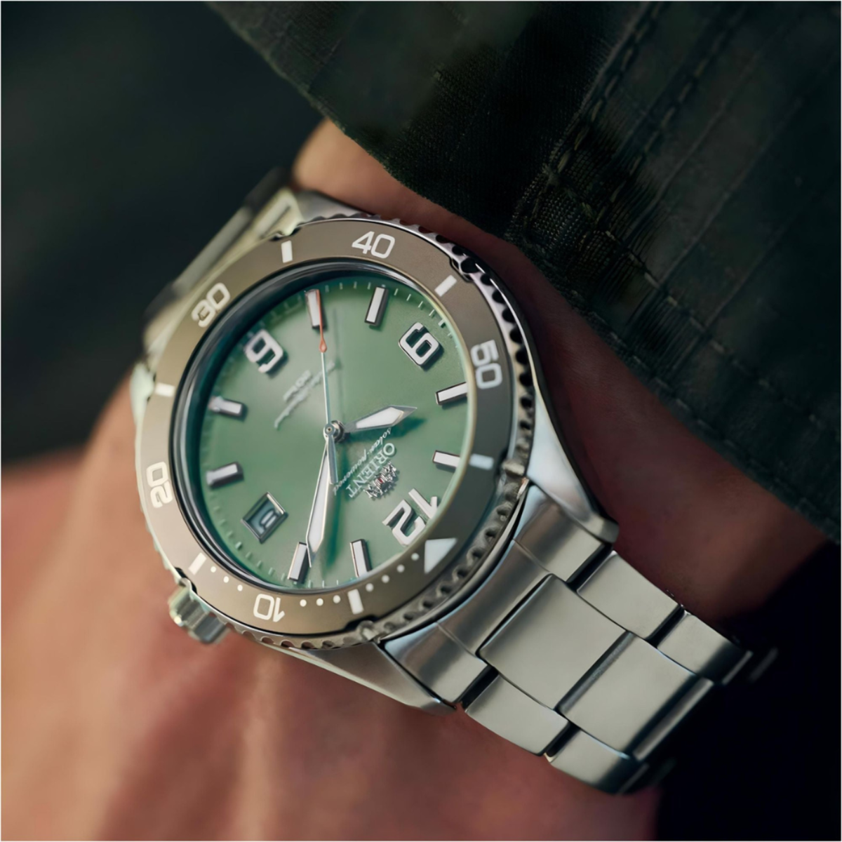 Orient Mako 40 RA-WJ0001E Solar Watch