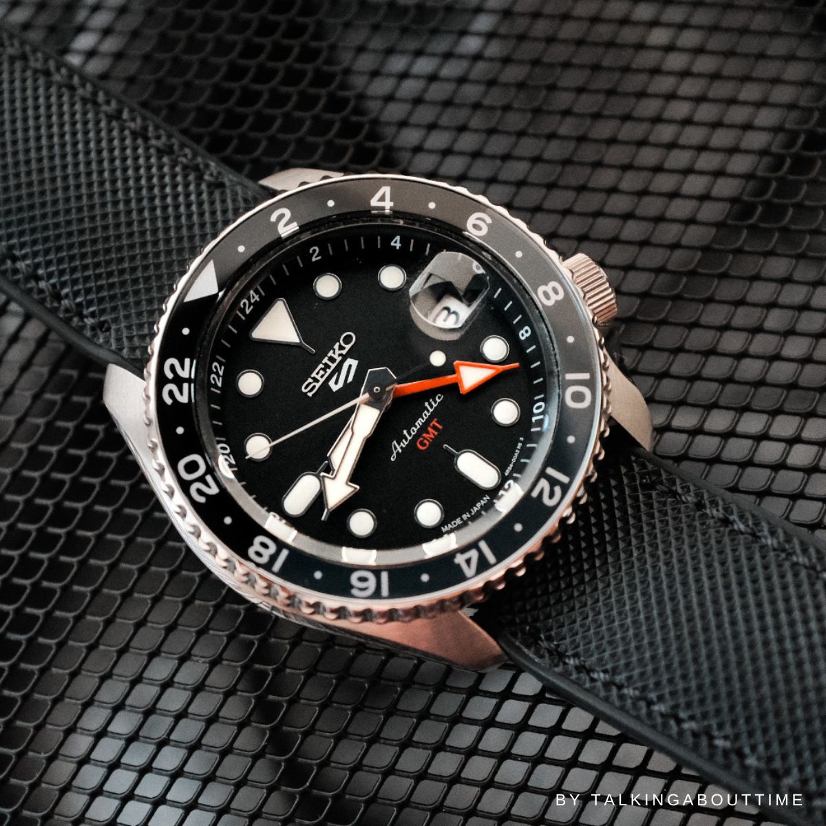 #color_Black Nylon Black Stitch / Black FKM Rubber