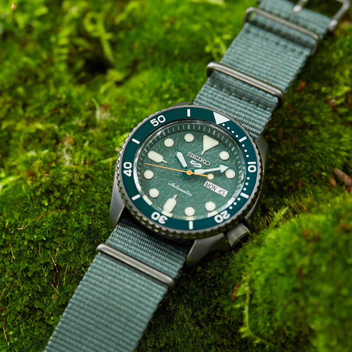 Seiko 5 Green Nylon SRPD77K1 SRPD77 SRPD77K Mechanical Watch